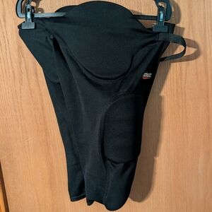 Schutt 7 Pad Integrated Football Pants. Men's Medium.